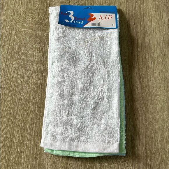 NWT … MIGHTYPOUND “3 Pack” Face Towels - Picture 1 of 3